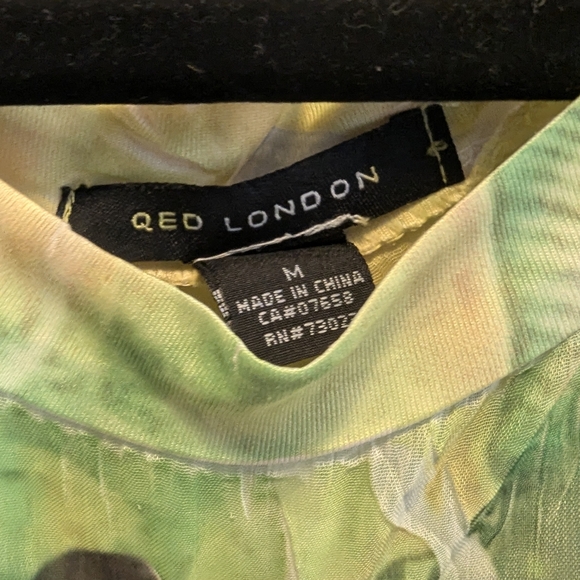 Ladies Printed Sheer Blouse with Gemstones. - Picture 5 of 6